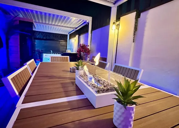 Luxury With Private *