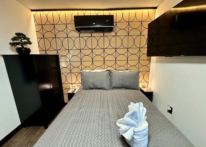 Luxury With Private Phoenix