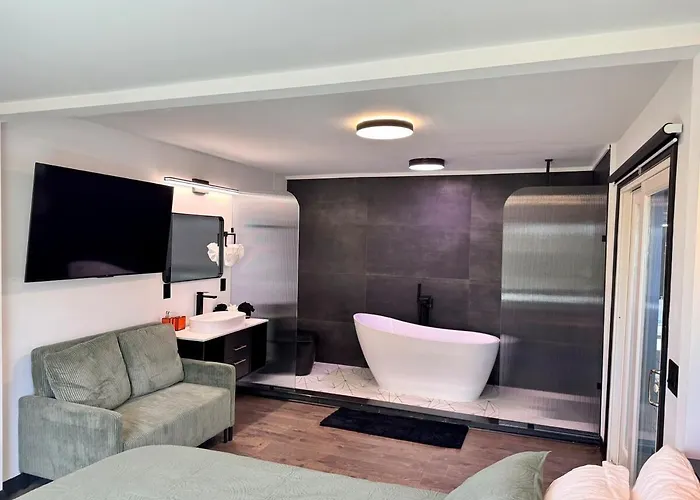 Luxury With Private Phoenix