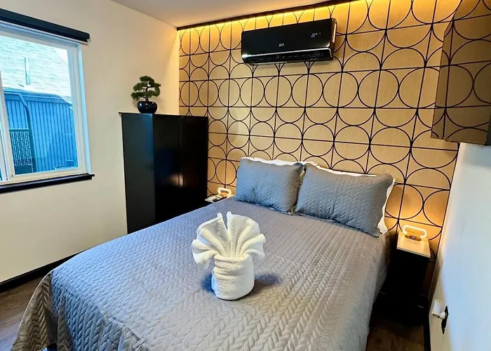 Luxury With Private Phoenix