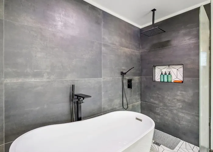 Luxury With Private Villa Phoenix
